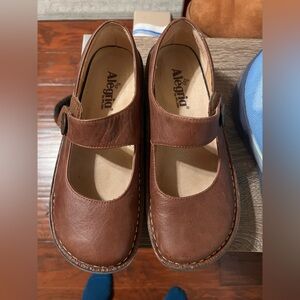 Alegria Shoes Size 8